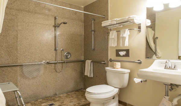 San Luis Inn and Suites Gallery - Accessible Bathroom