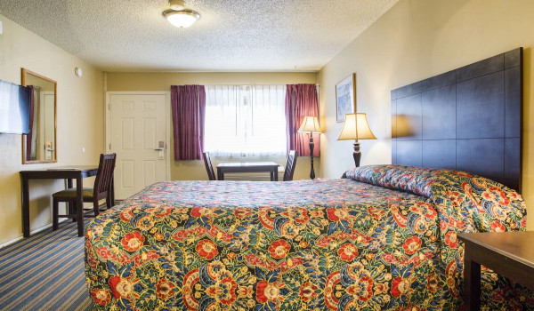 San Luis Inn and Suites Gallery - King Room