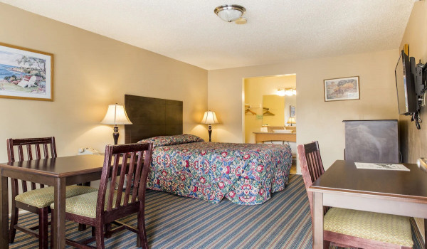 San Luis Inn and Suites Gallery - King Room